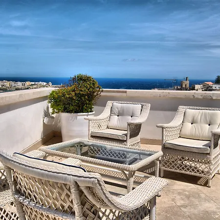 Relais Valle Dell'idro - Rooftop & Sea View, מלון אוטרנטו