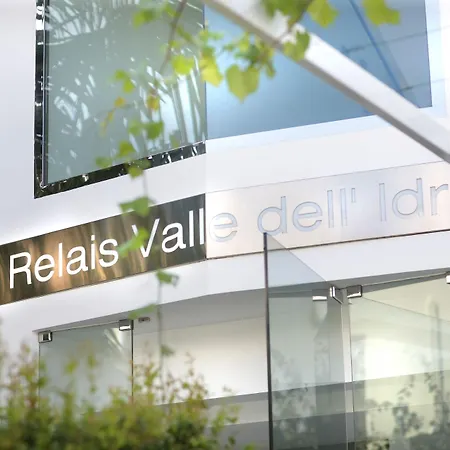 מלון Relais Valle Dell'idro - Rooftop & Sea View, 4*