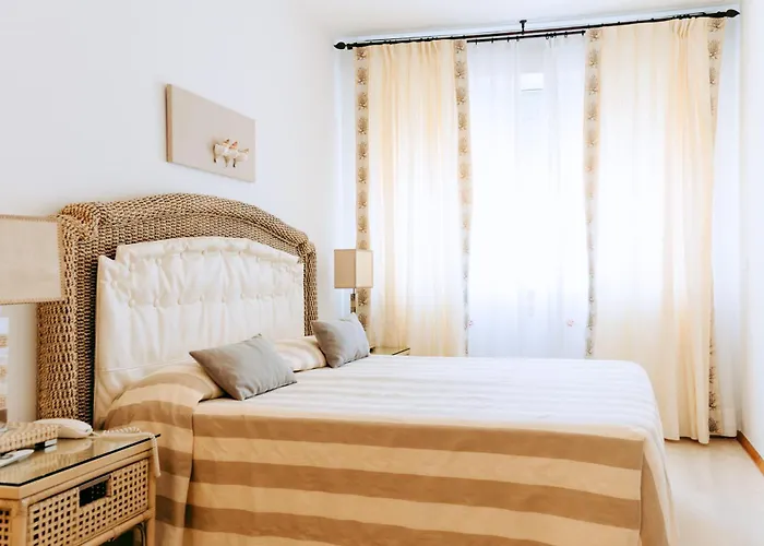 Relais Valle Dell'idro מלון 4*